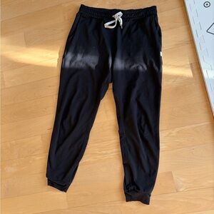 Vuori Performance Black Jogger Pants with White Drawstring xs